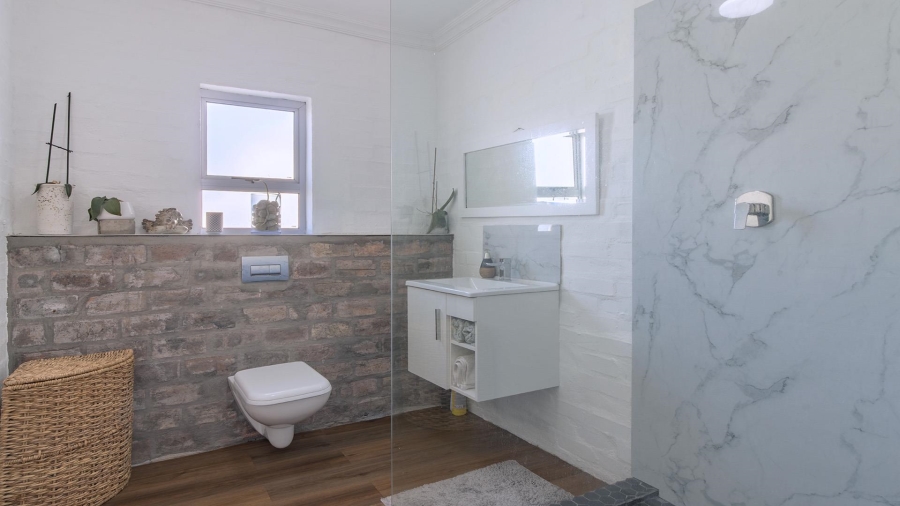 5 Bedroom Property for Sale in Grotto Bay Western Cape